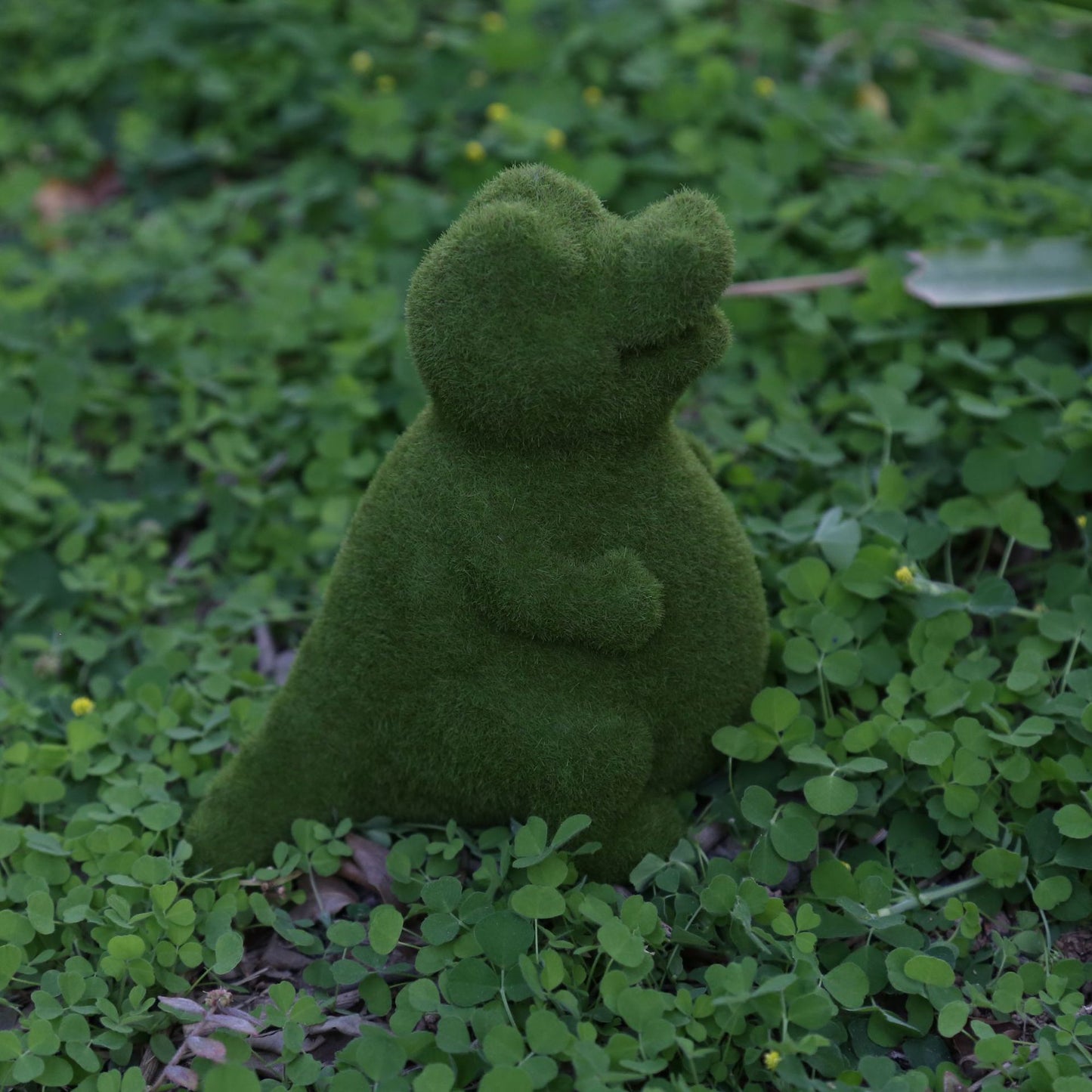 🔥🐕Decorative Peeing Dog Topiary