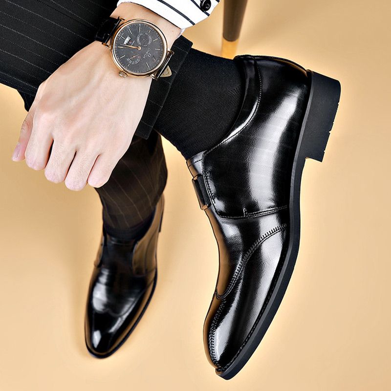 Men's leather sneakers