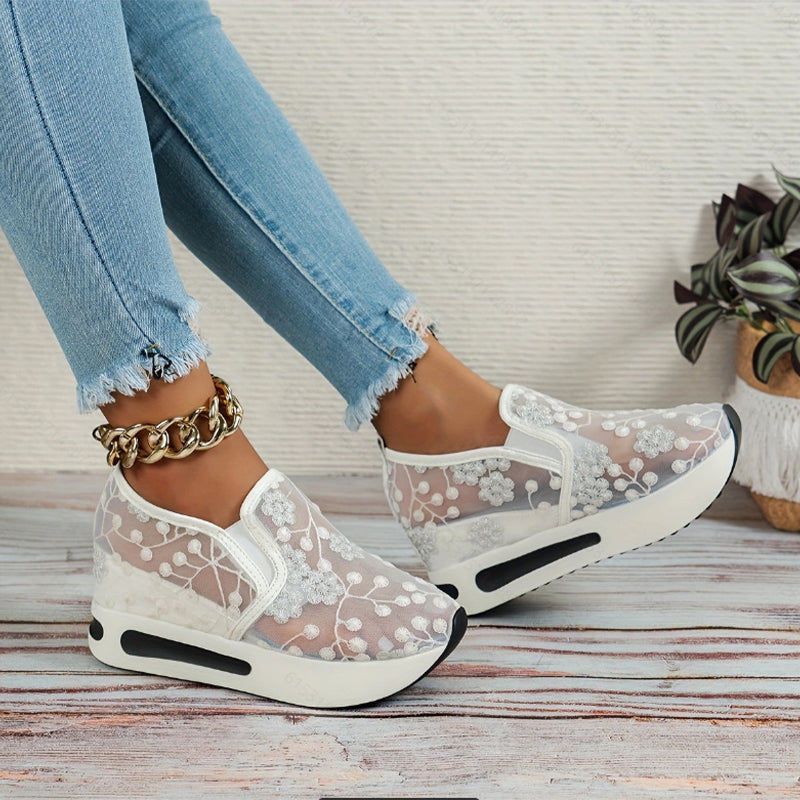 Casual mesh shoes for women with breathable thick sole